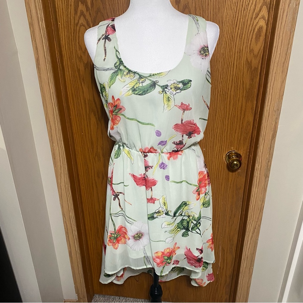 Really cute floral hi-low dress